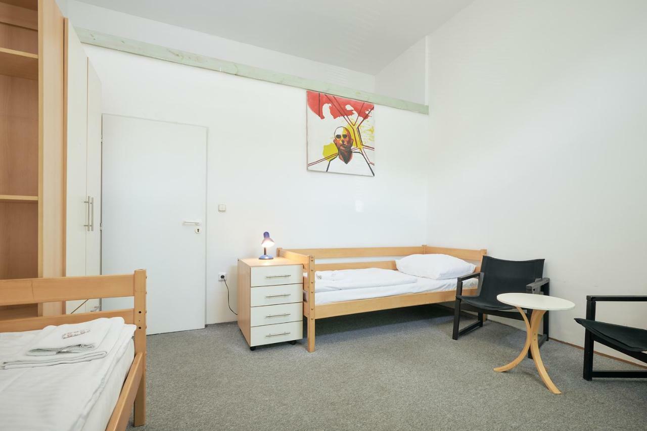 Hostel Mikoláše Alše Praha Exteriér fotografie